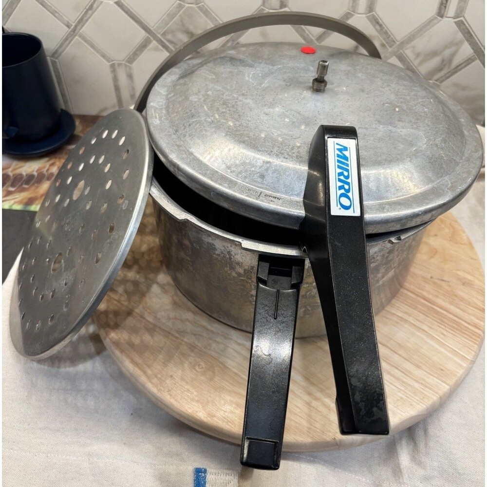 Vintage MIRRO-MATIC Aluminum Pressure Cooker 6QT M-0536-11 Made In USA